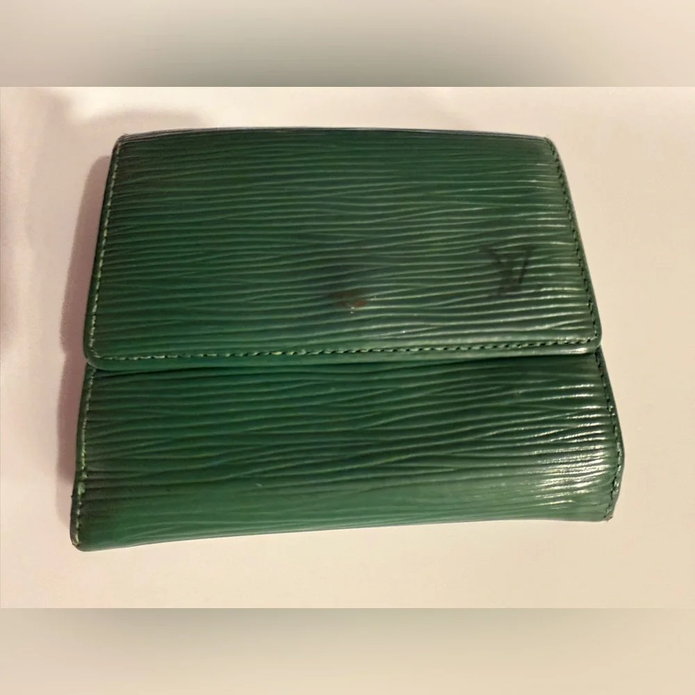 Louis Vuitton Bamboo Green Epi Leather Porte Billes Compact Wallet